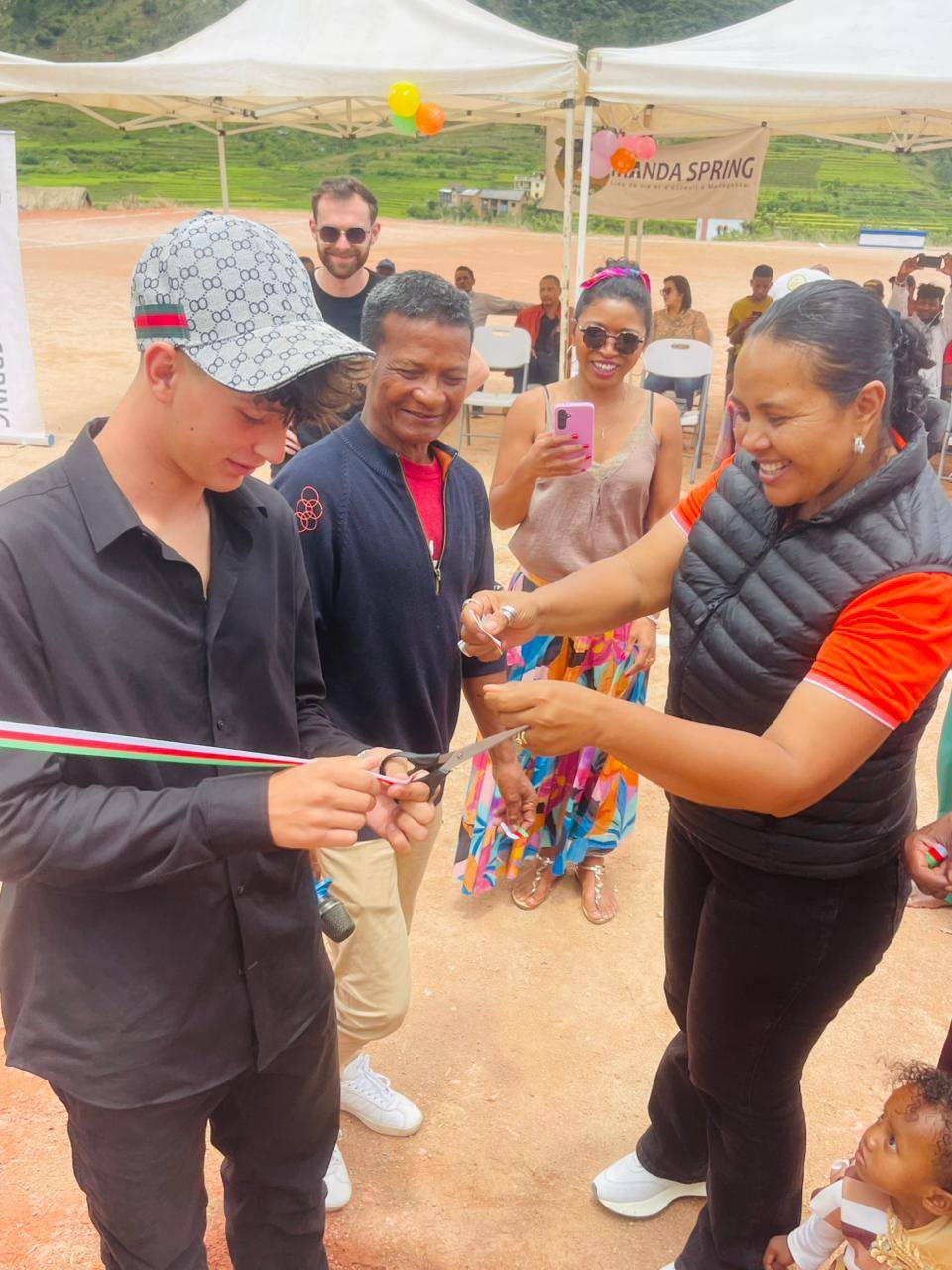 Dons de ballons de football