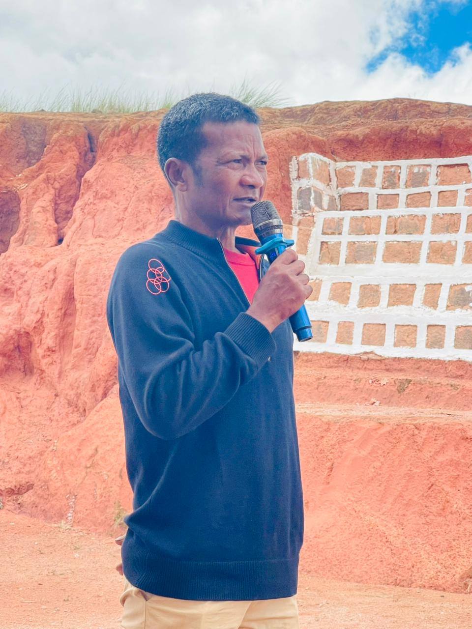 Coupe du ruban du projet solidaire