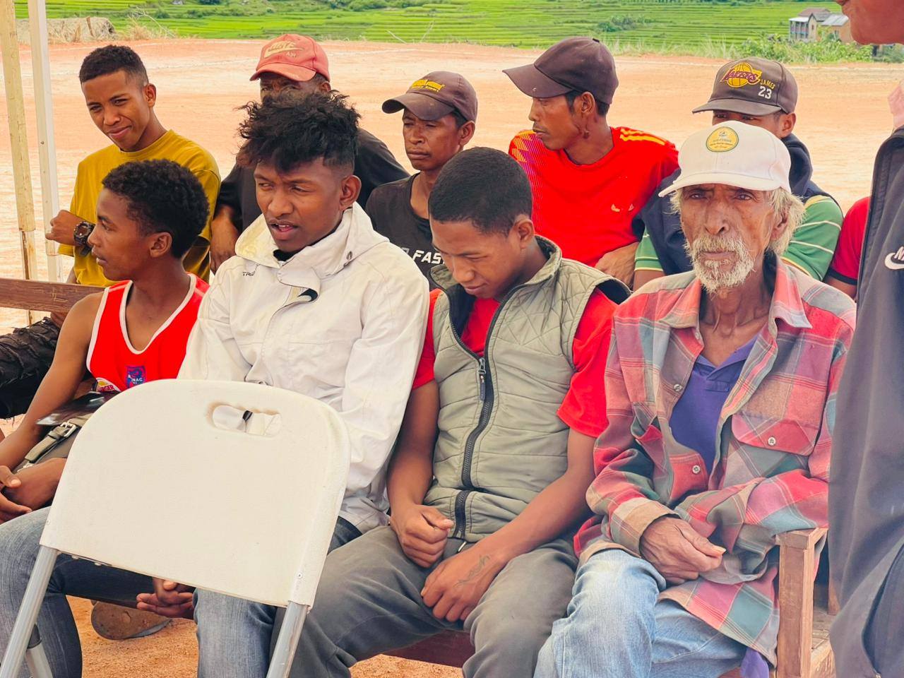 Participation des jeunes du village